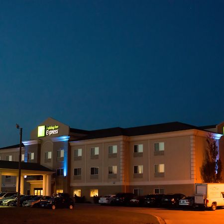 Holiday Inn Express Devils Lake By Ihg Exteriör bild