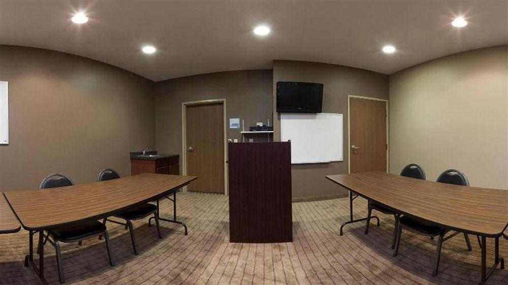 Holiday Inn Express Devils Lake By Ihg Exteriör bild