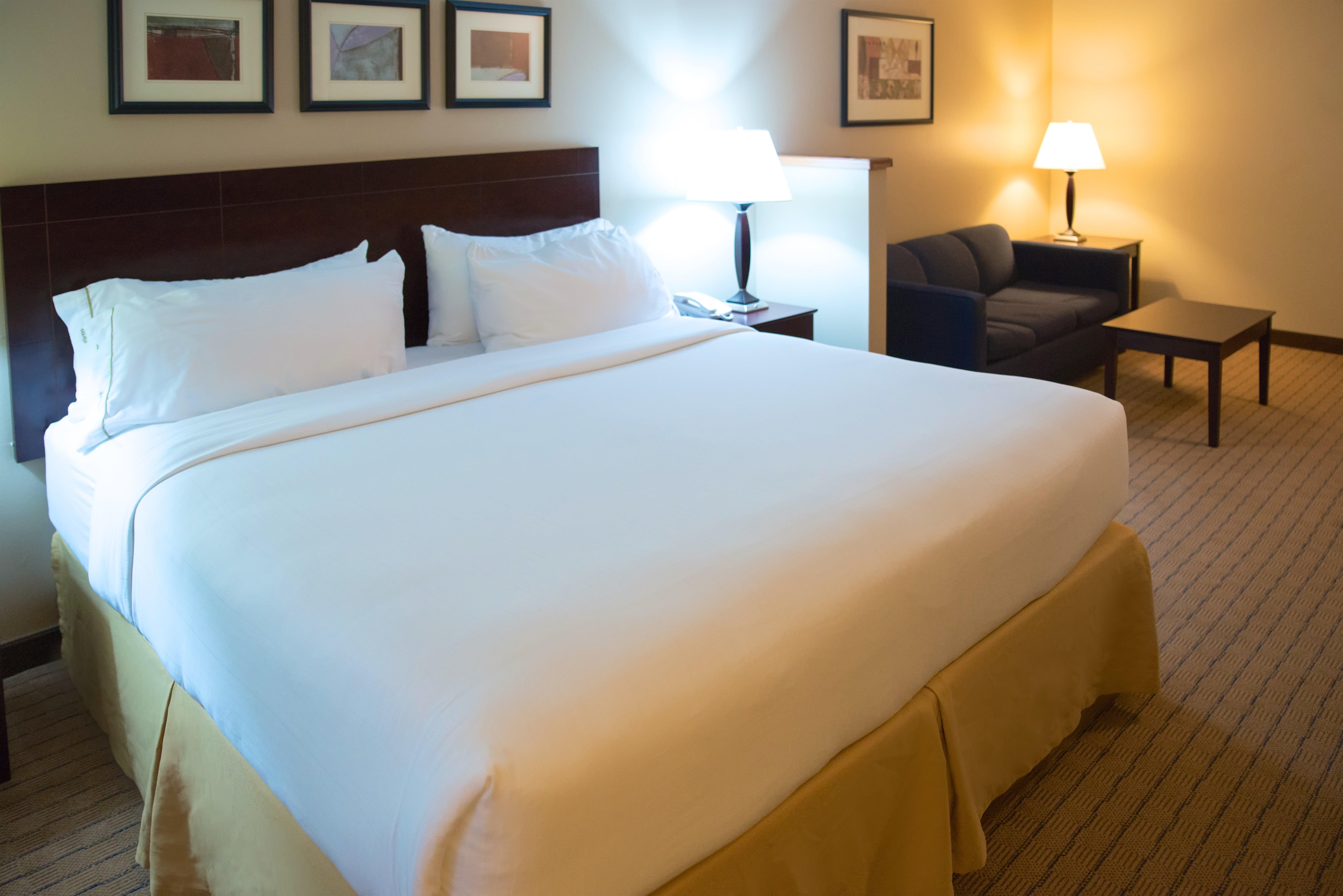 Holiday Inn Express Devils Lake By Ihg Exteriör bild