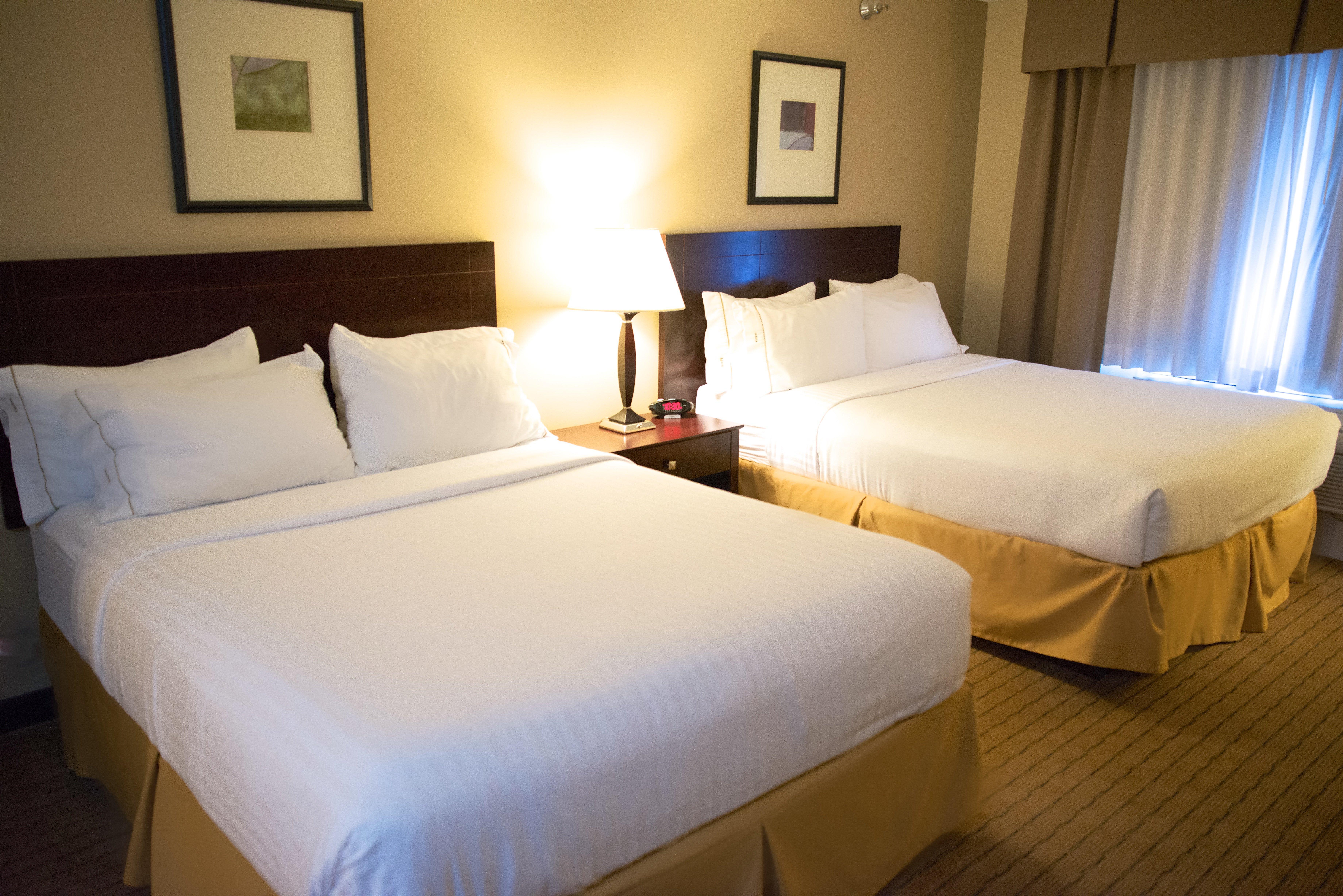 Holiday Inn Express Devils Lake By Ihg Exteriör bild