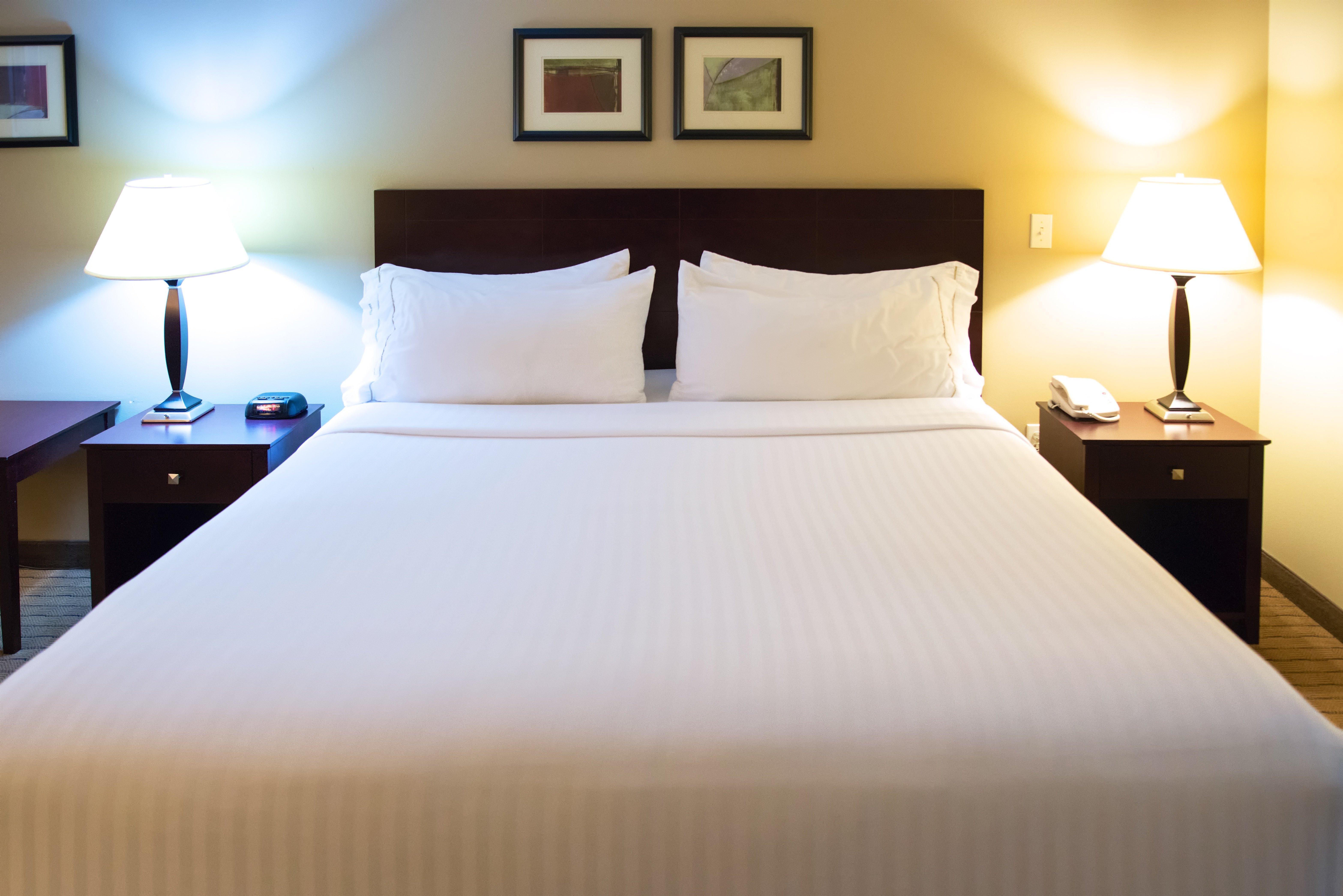 Holiday Inn Express Devils Lake By Ihg Exteriör bild