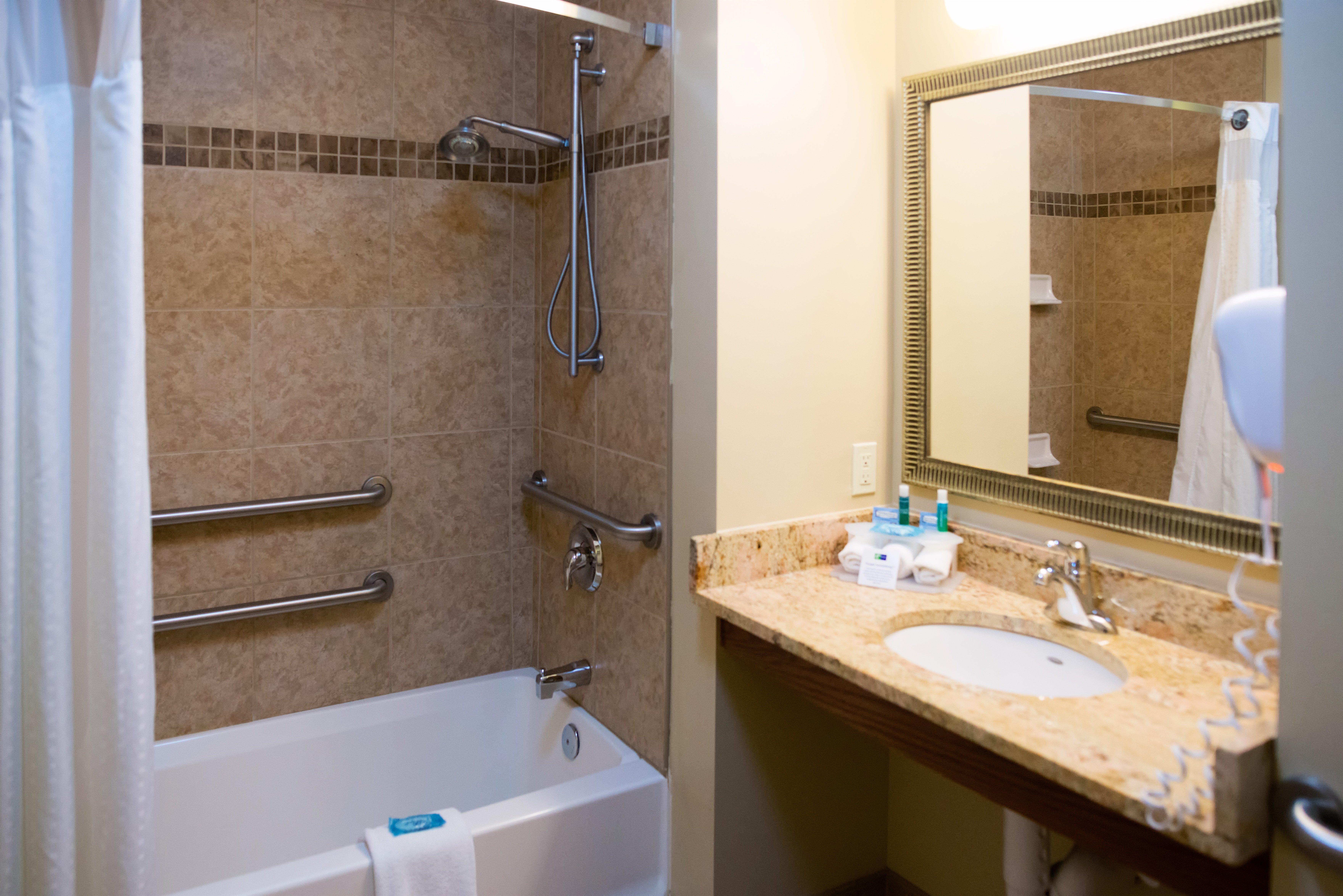 Holiday Inn Express Devils Lake By Ihg Exteriör bild