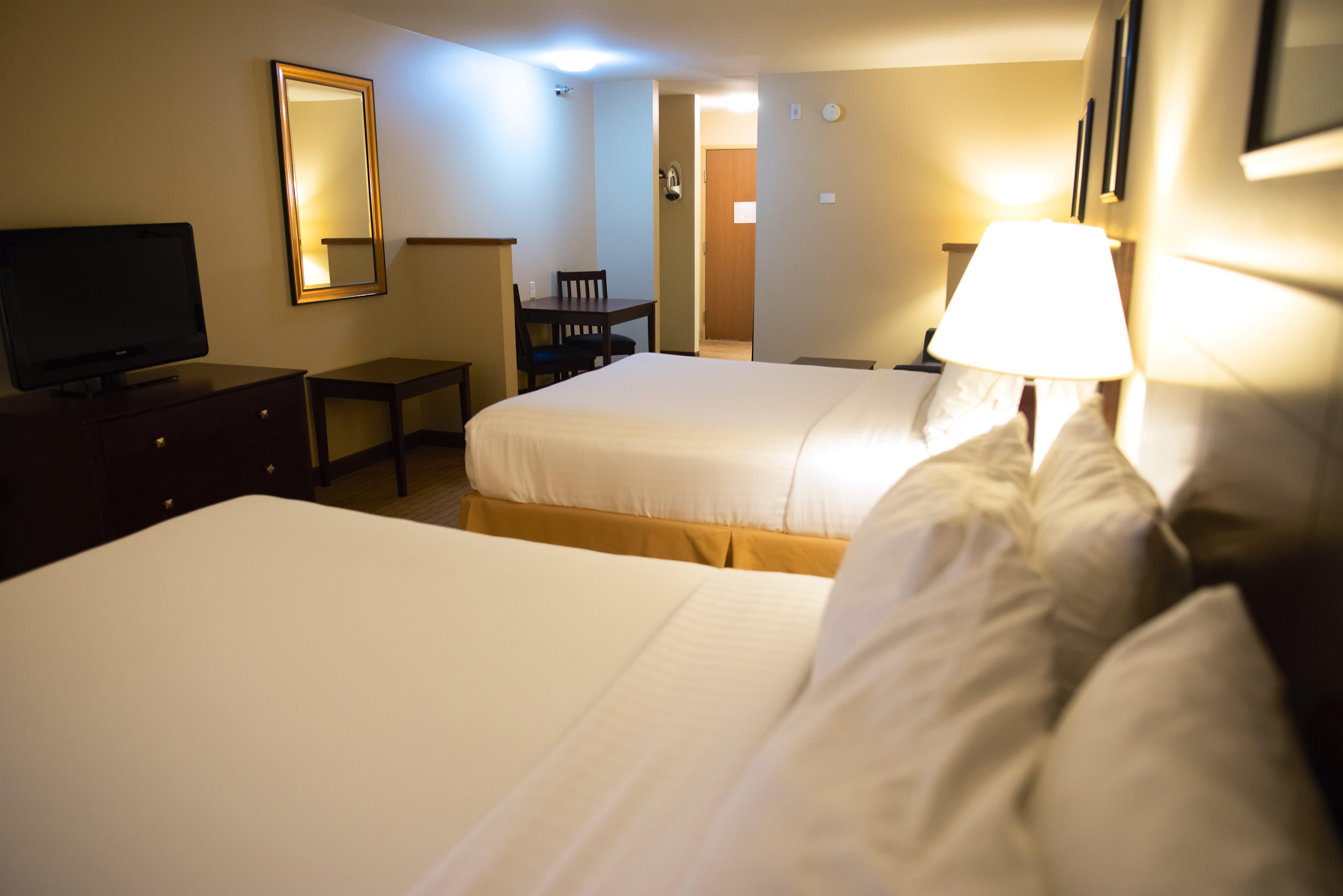 Holiday Inn Express Devils Lake By Ihg Exteriör bild
