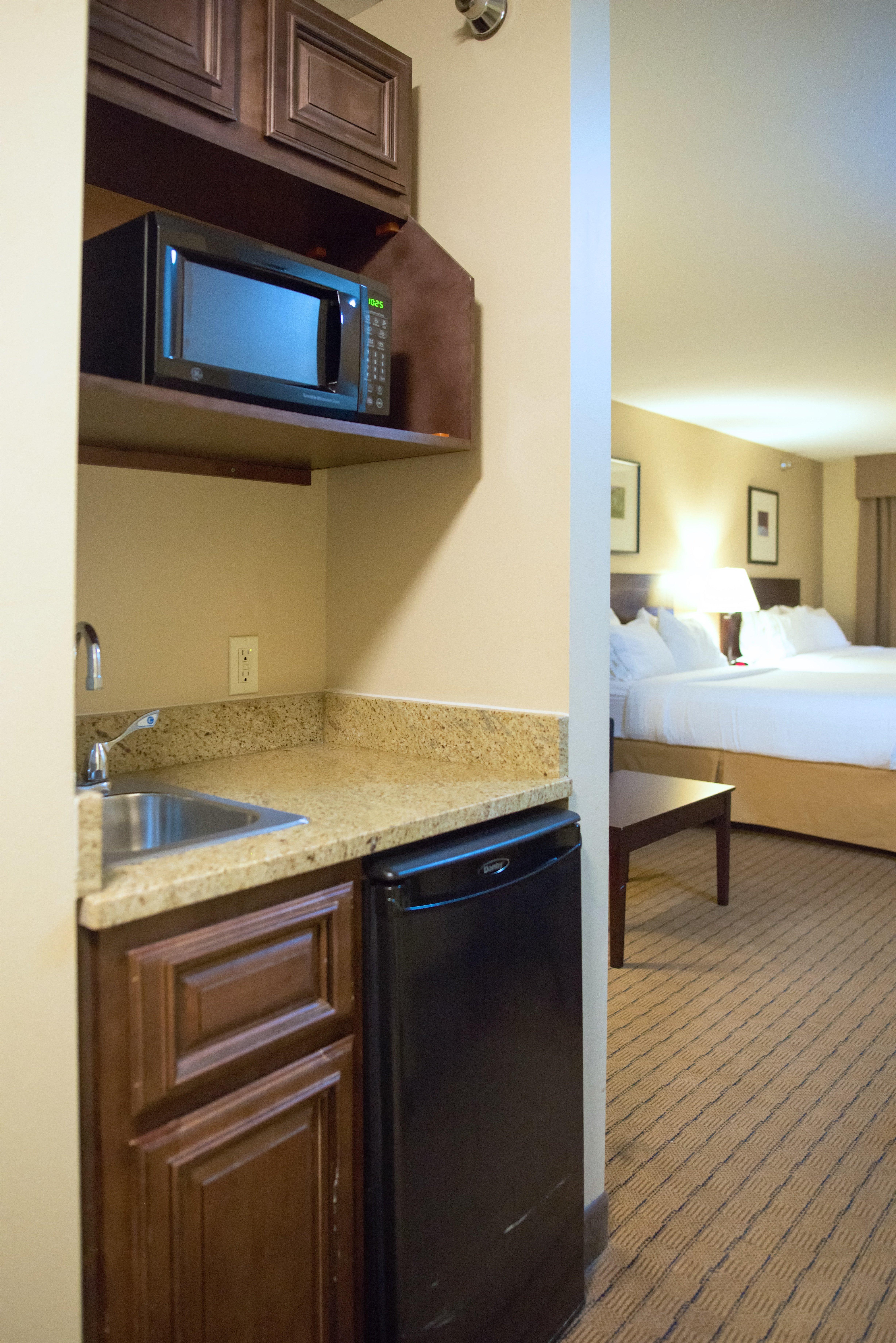 Holiday Inn Express Devils Lake By Ihg Exteriör bild