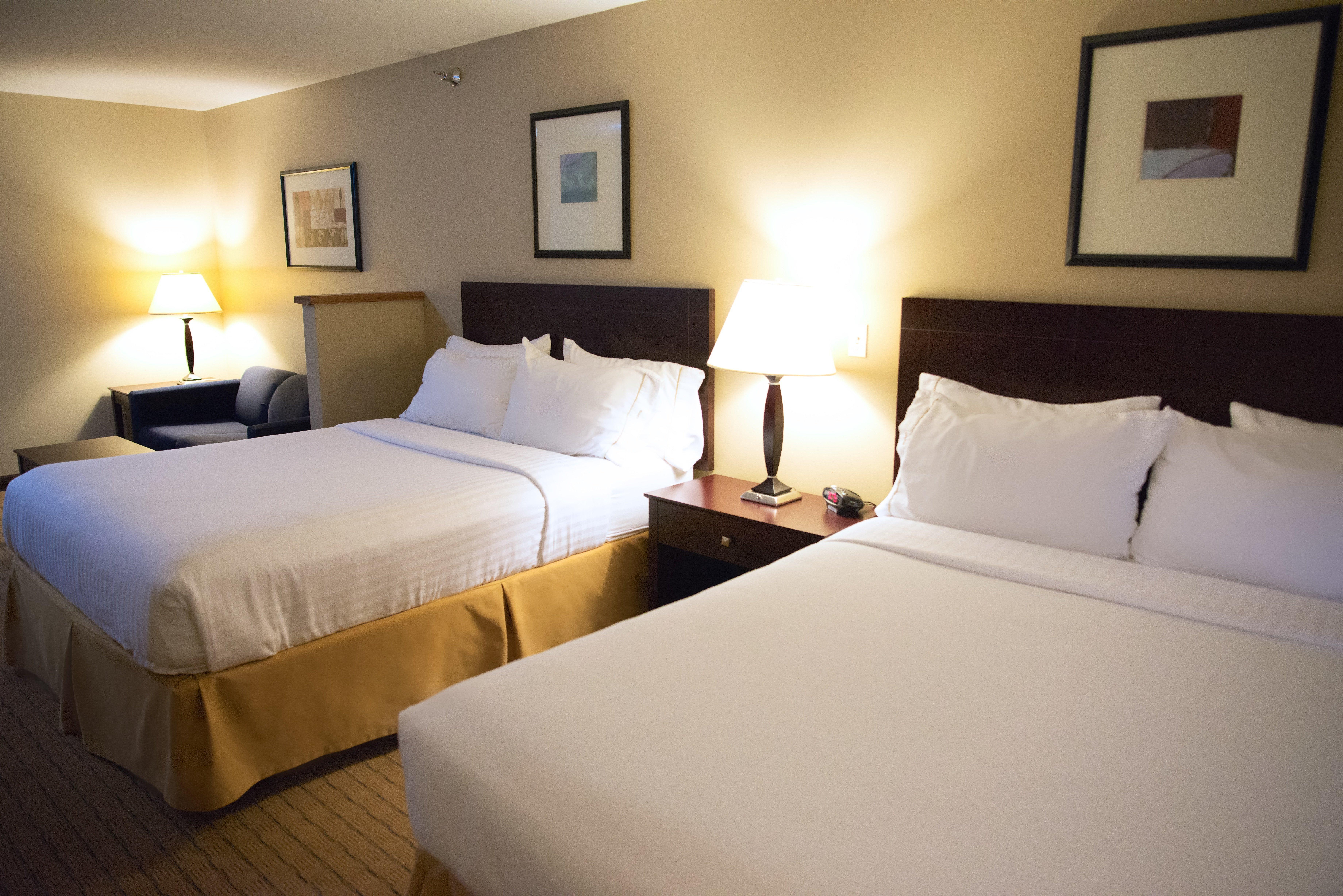 Holiday Inn Express Devils Lake By Ihg Exteriör bild