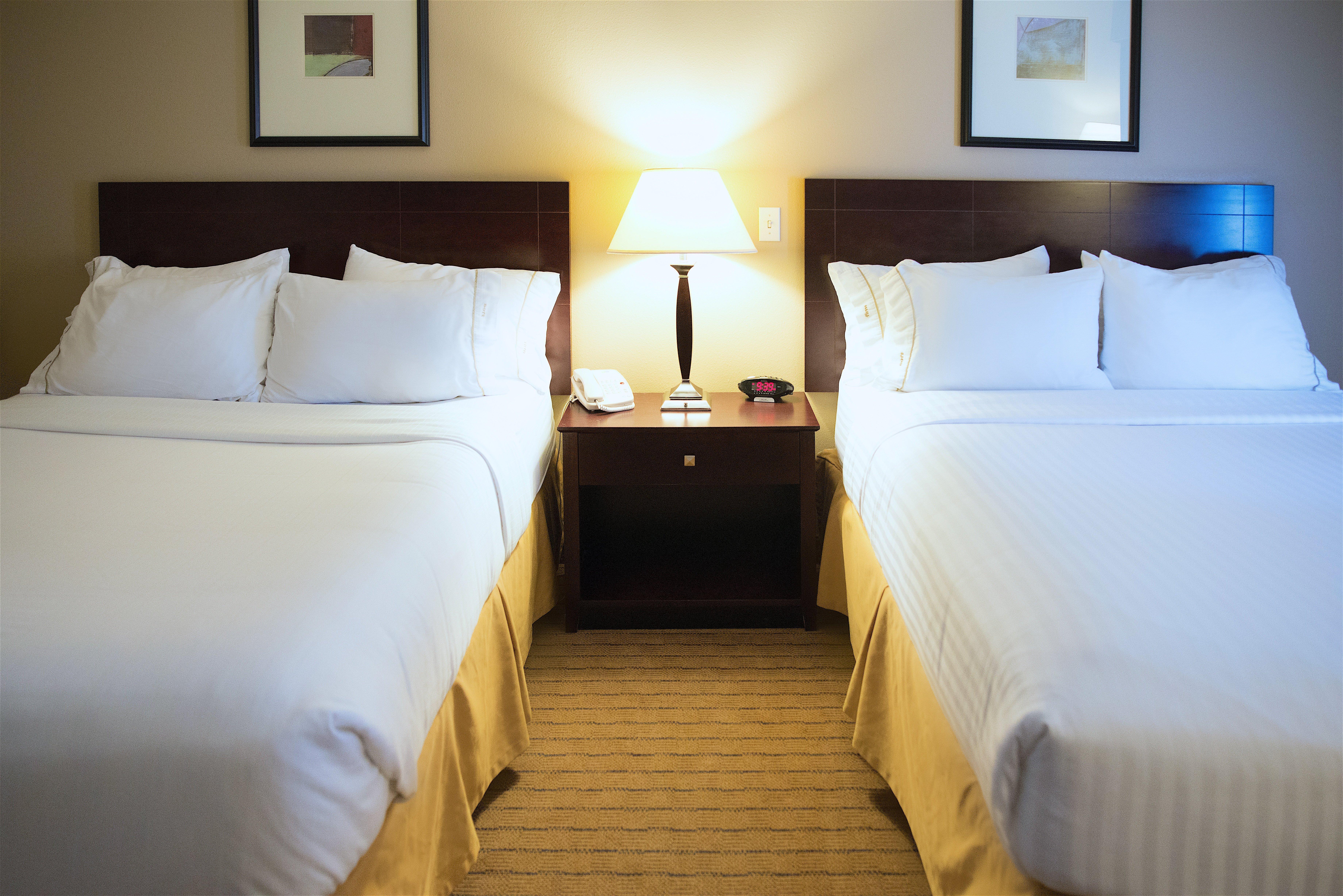 Holiday Inn Express Devils Lake By Ihg Exteriör bild
