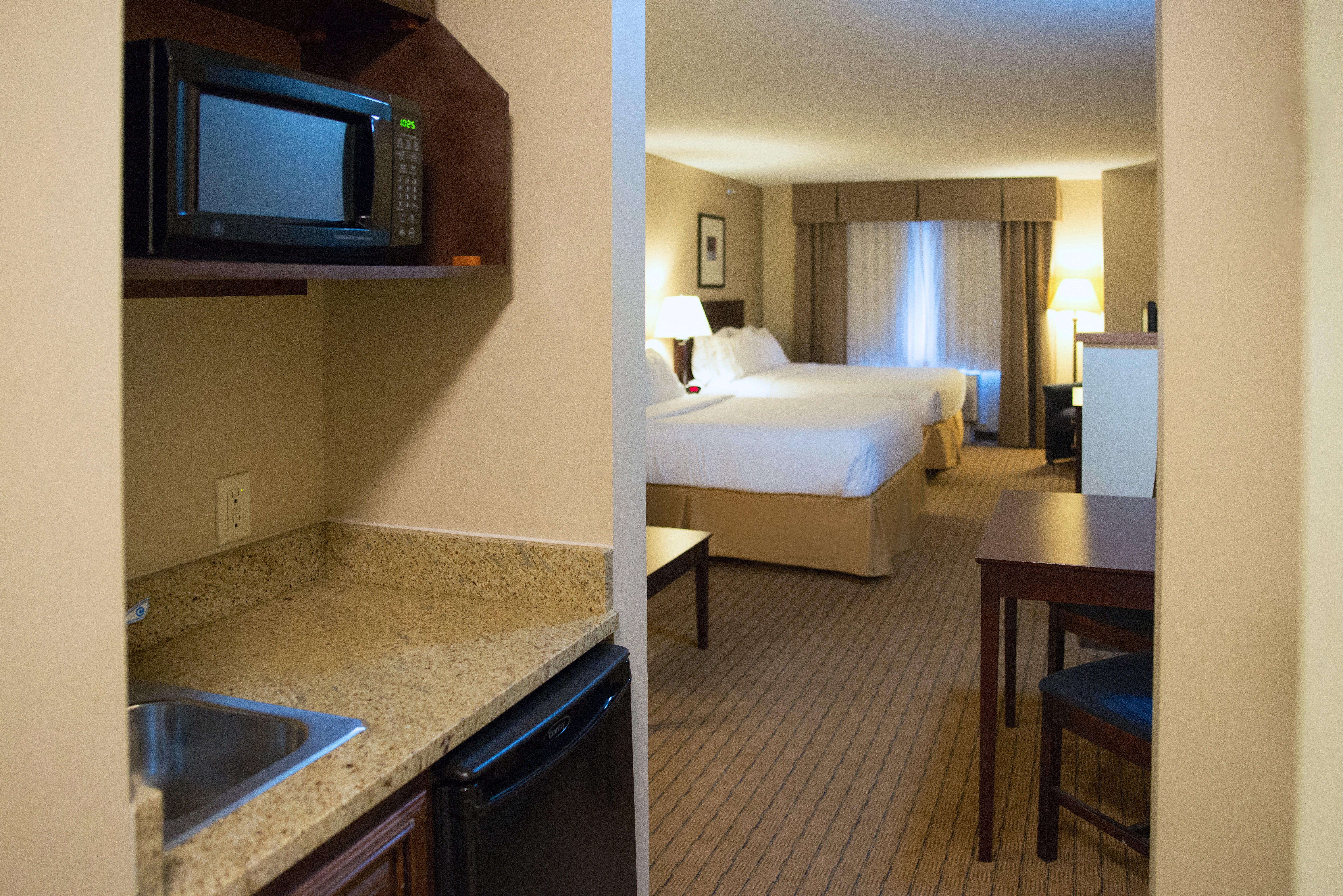 Holiday Inn Express Devils Lake By Ihg Exteriör bild