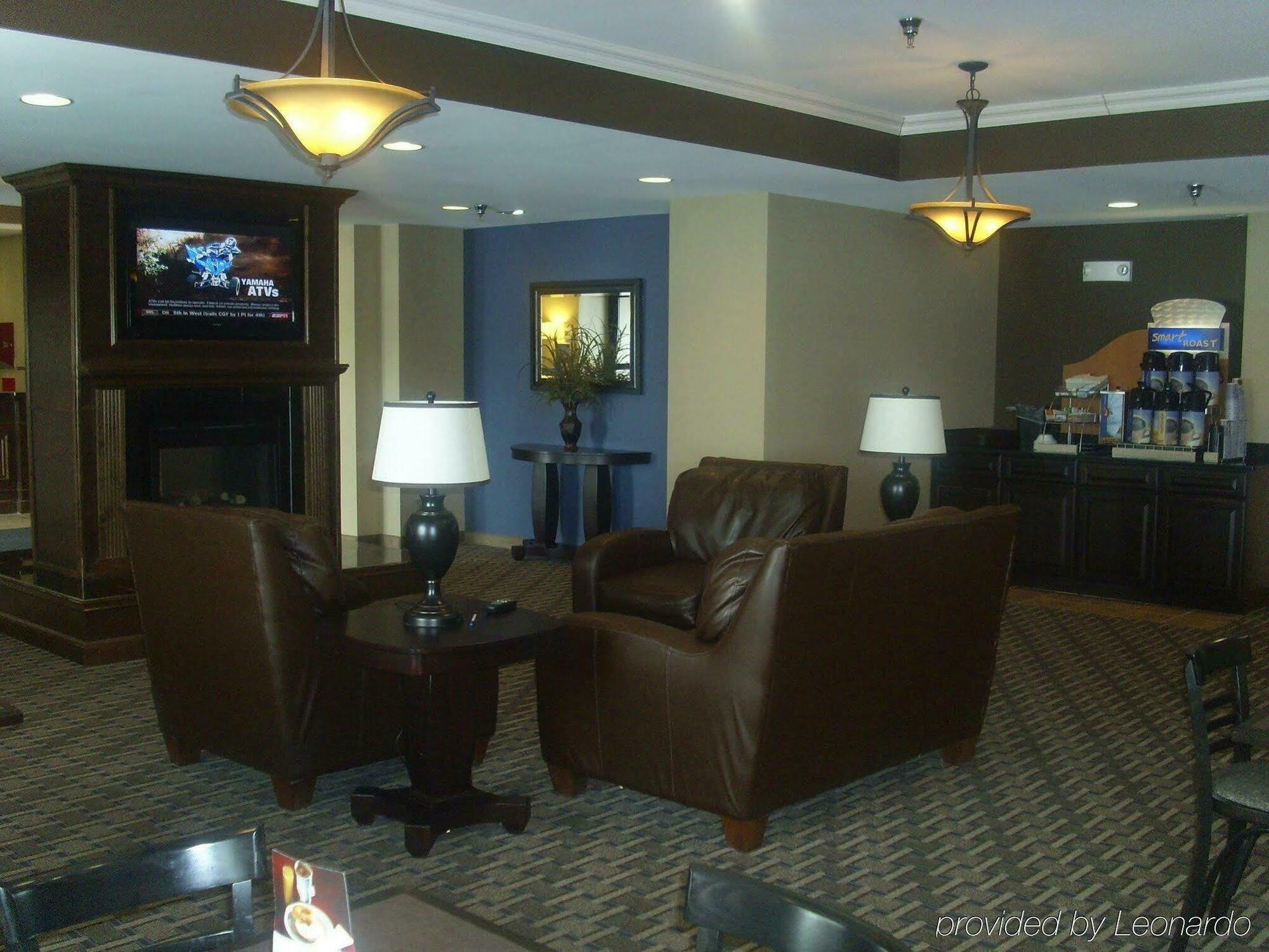 Holiday Inn Express Devils Lake By Ihg Exteriör bild
