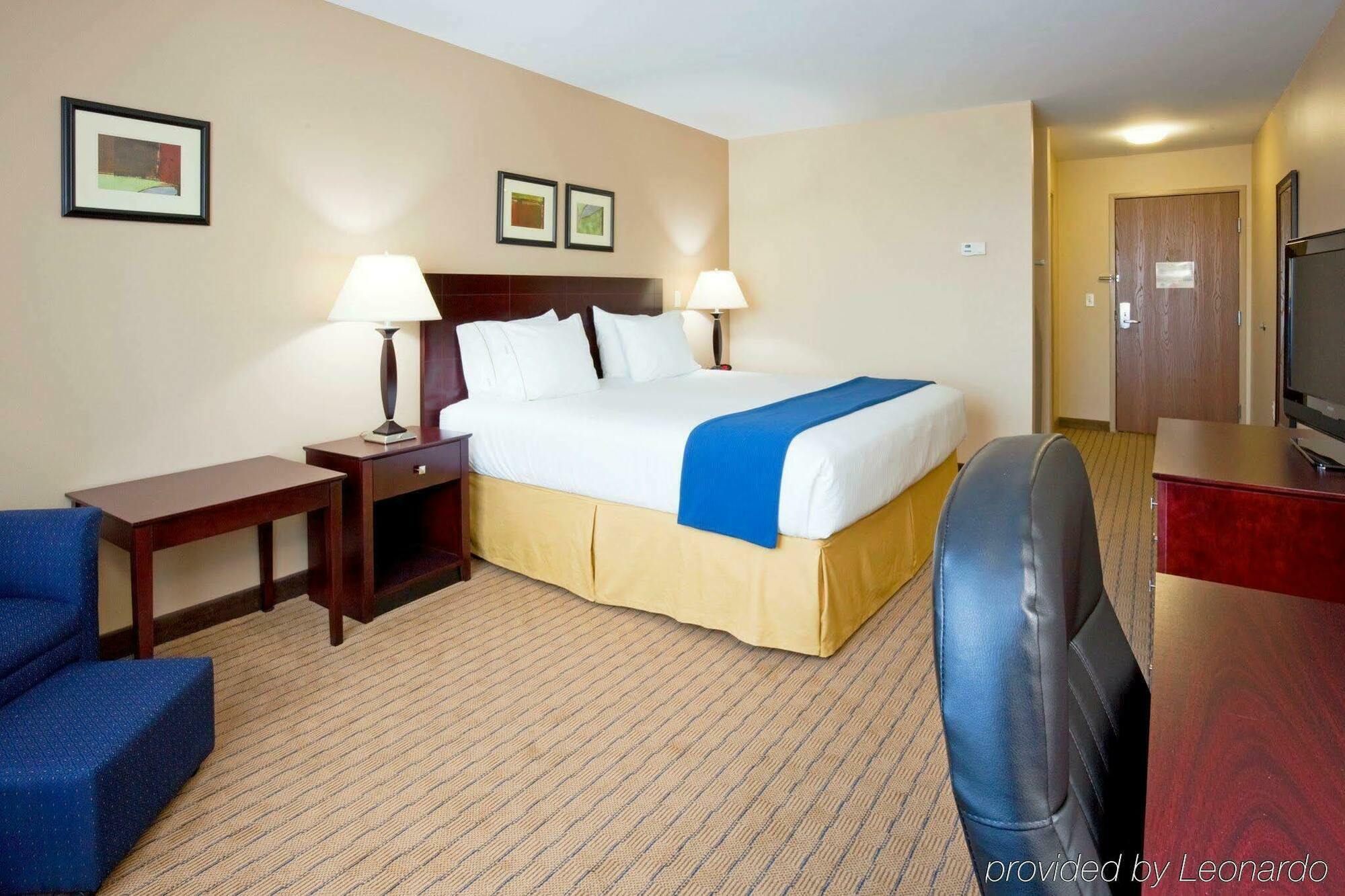 Holiday Inn Express Devils Lake By Ihg Exteriör bild