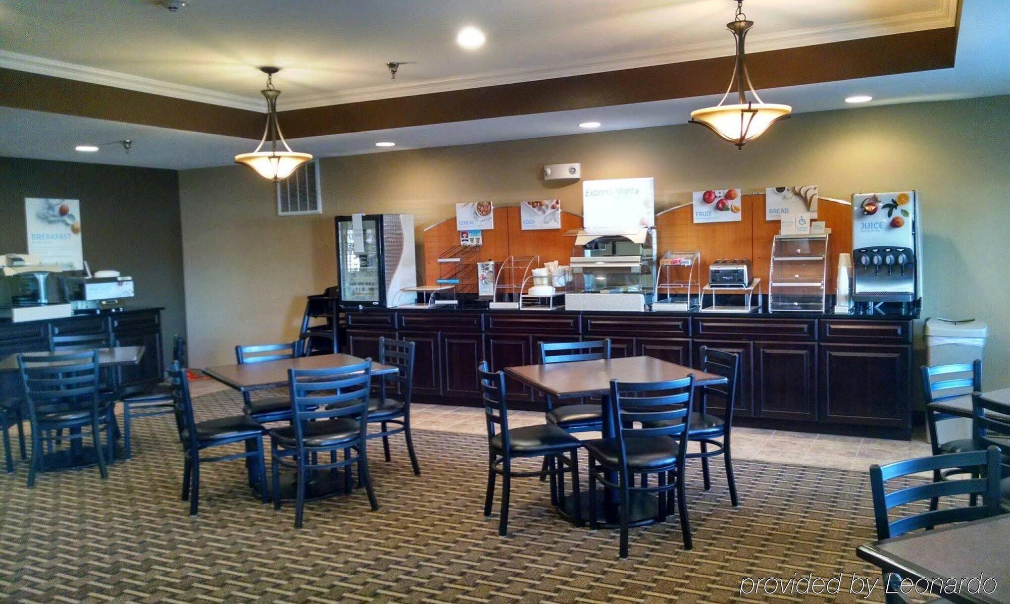 Holiday Inn Express Devils Lake By Ihg Exteriör bild