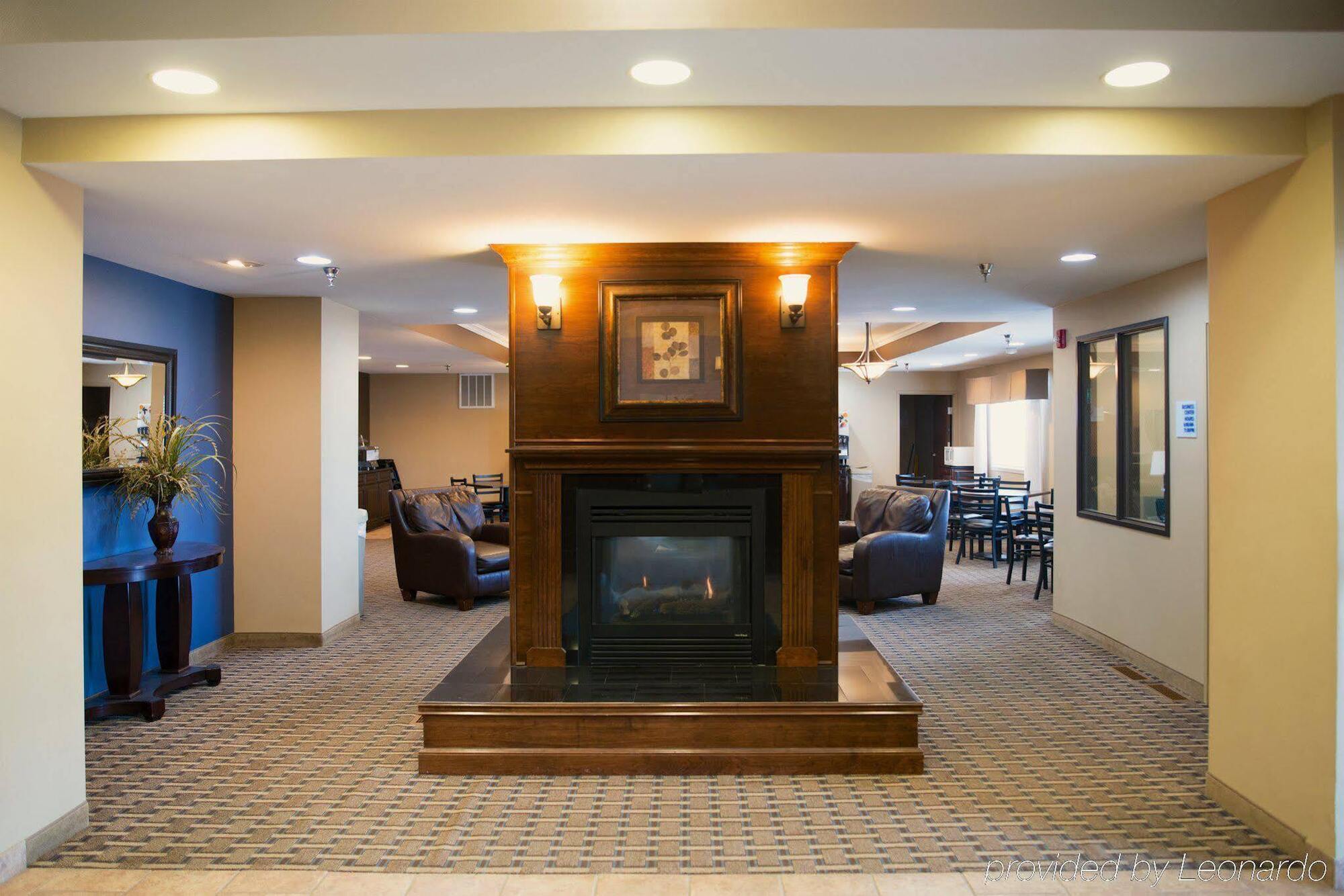 Holiday Inn Express Devils Lake By Ihg Exteriör bild