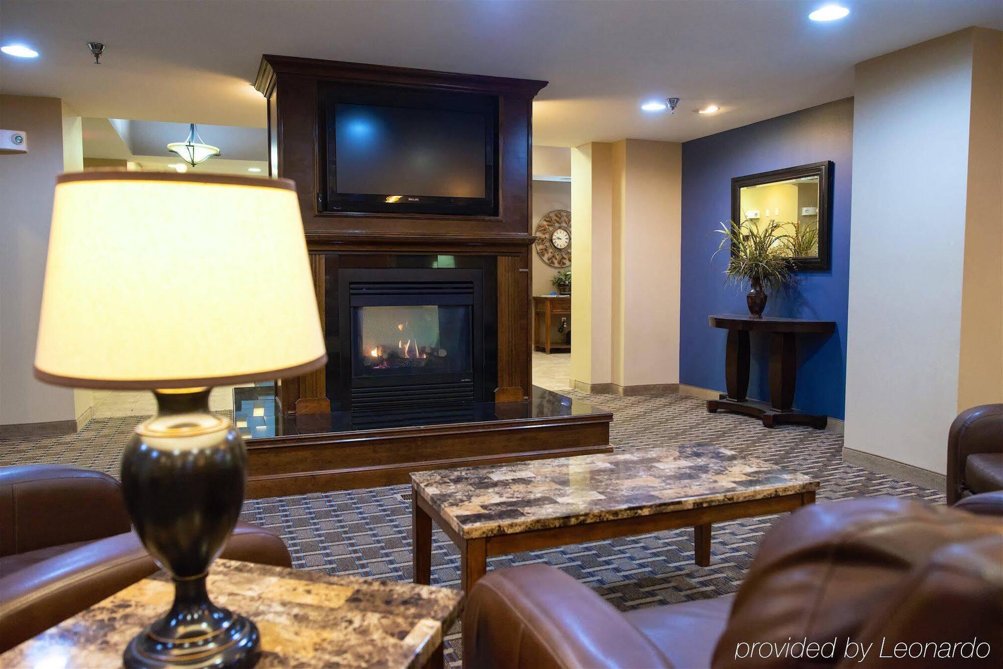 Holiday Inn Express Devils Lake By Ihg Exteriör bild